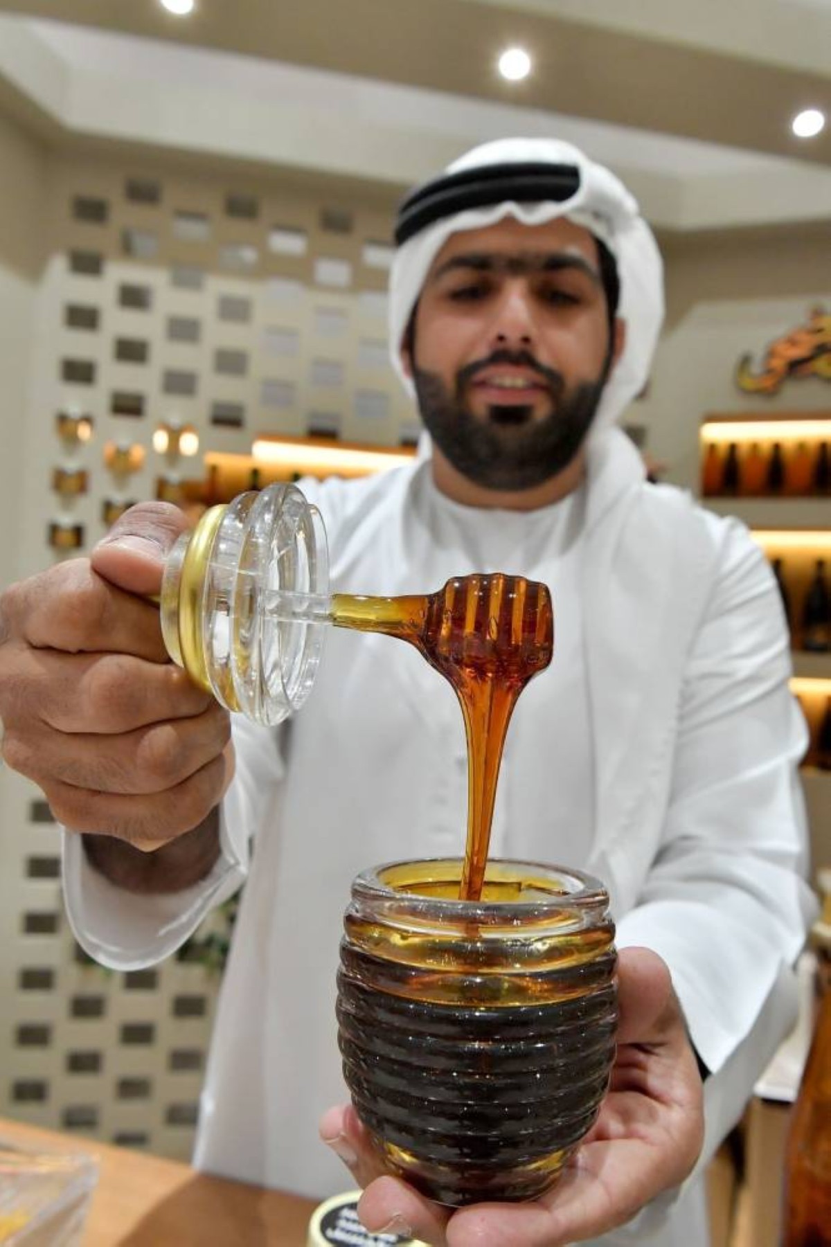 المهرجان يضم أجود أنواع العسل المحلي