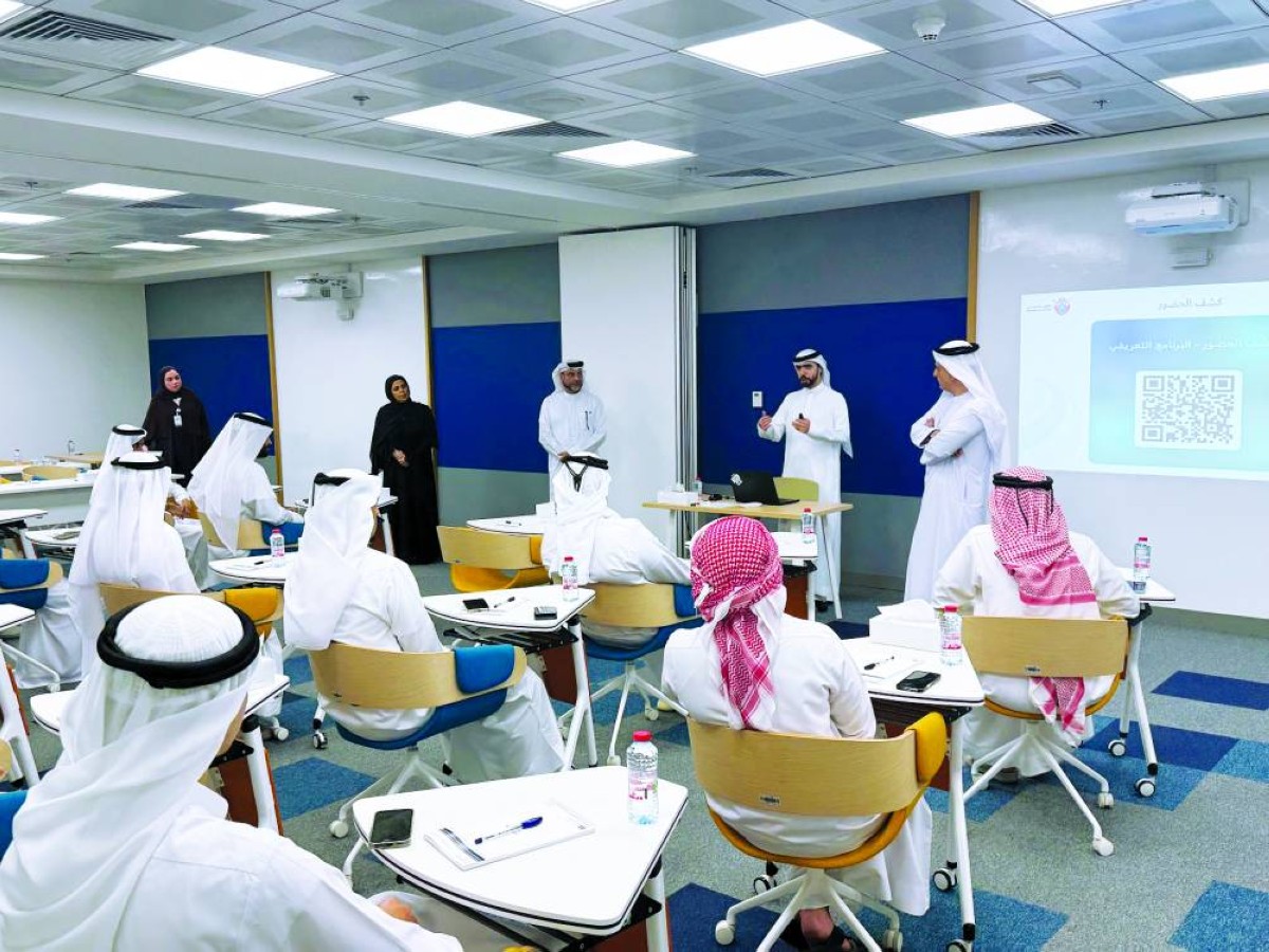 جانب من دورات التدريب النظرية