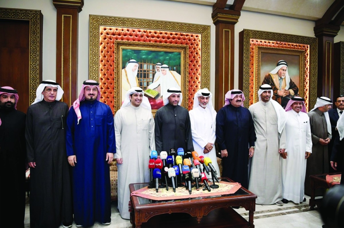 مرزوق الغانم يقيم وليمة على شرف الوفود الخليجية