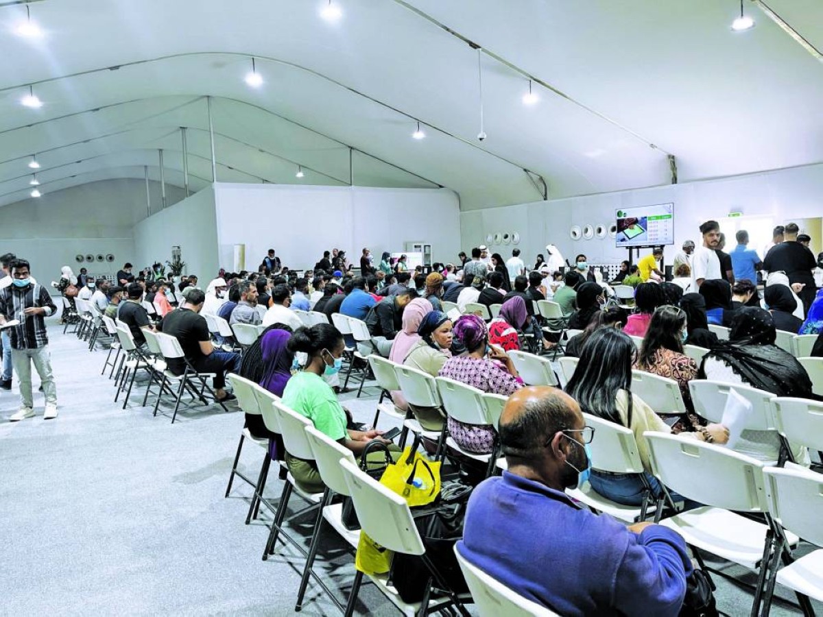 توافد أعداد كبيرة على مراكز تسوية أوضاع المخالفين