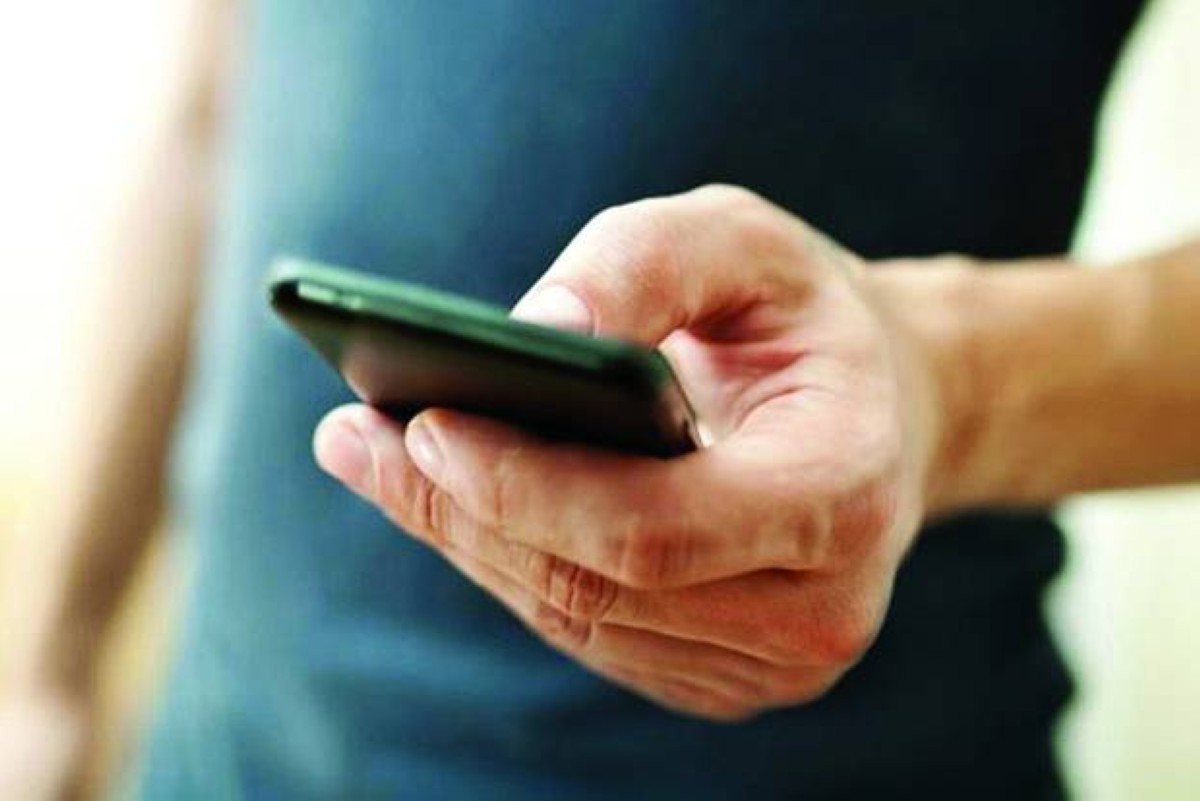 تصفح الإنترنت ونحن في منتصف العمر.. فوائد «ذهبية»