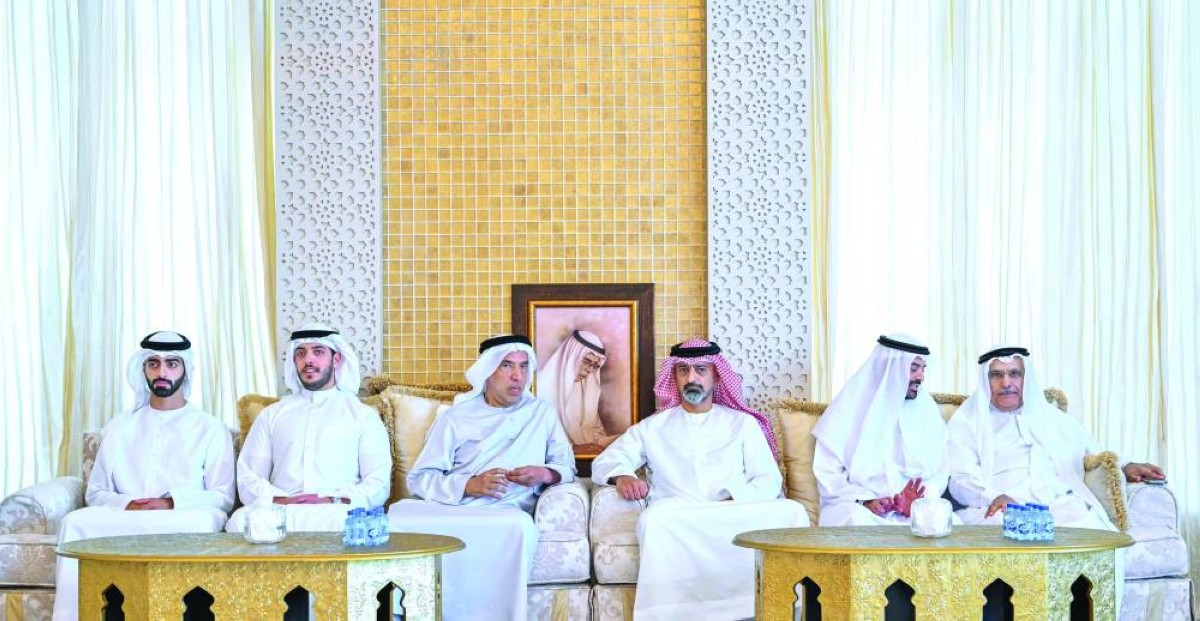 عمار بن حميد خلال تقديم واجب العزاء