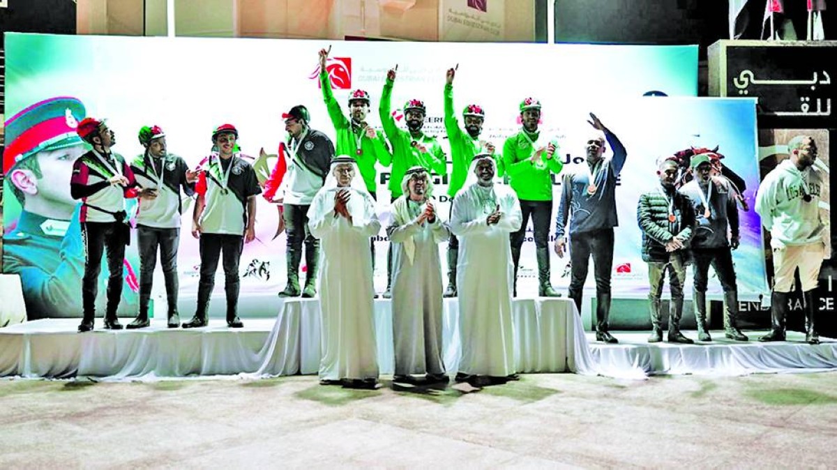 شرطة دبي بطلاً لالتقاط الأوتاد