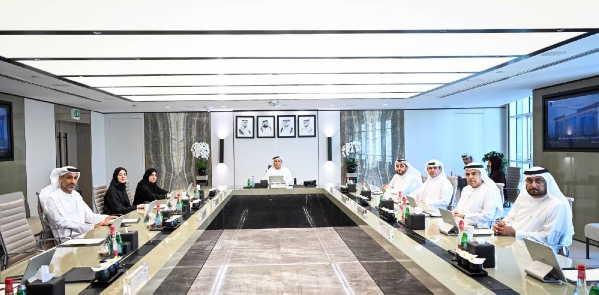 مطر الطاير مترئساً الاجتماع بحضور هدى الهاشمي ورجاء القرق وسامي القمزي ومنصور العور وخلفان بلهول