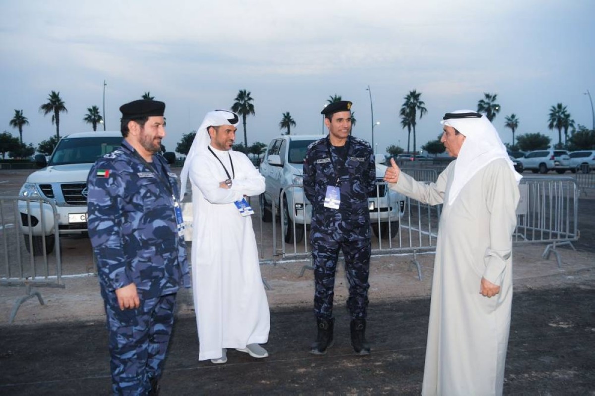 علي النعيمي خلال تفقد مواقع الاحتفالات