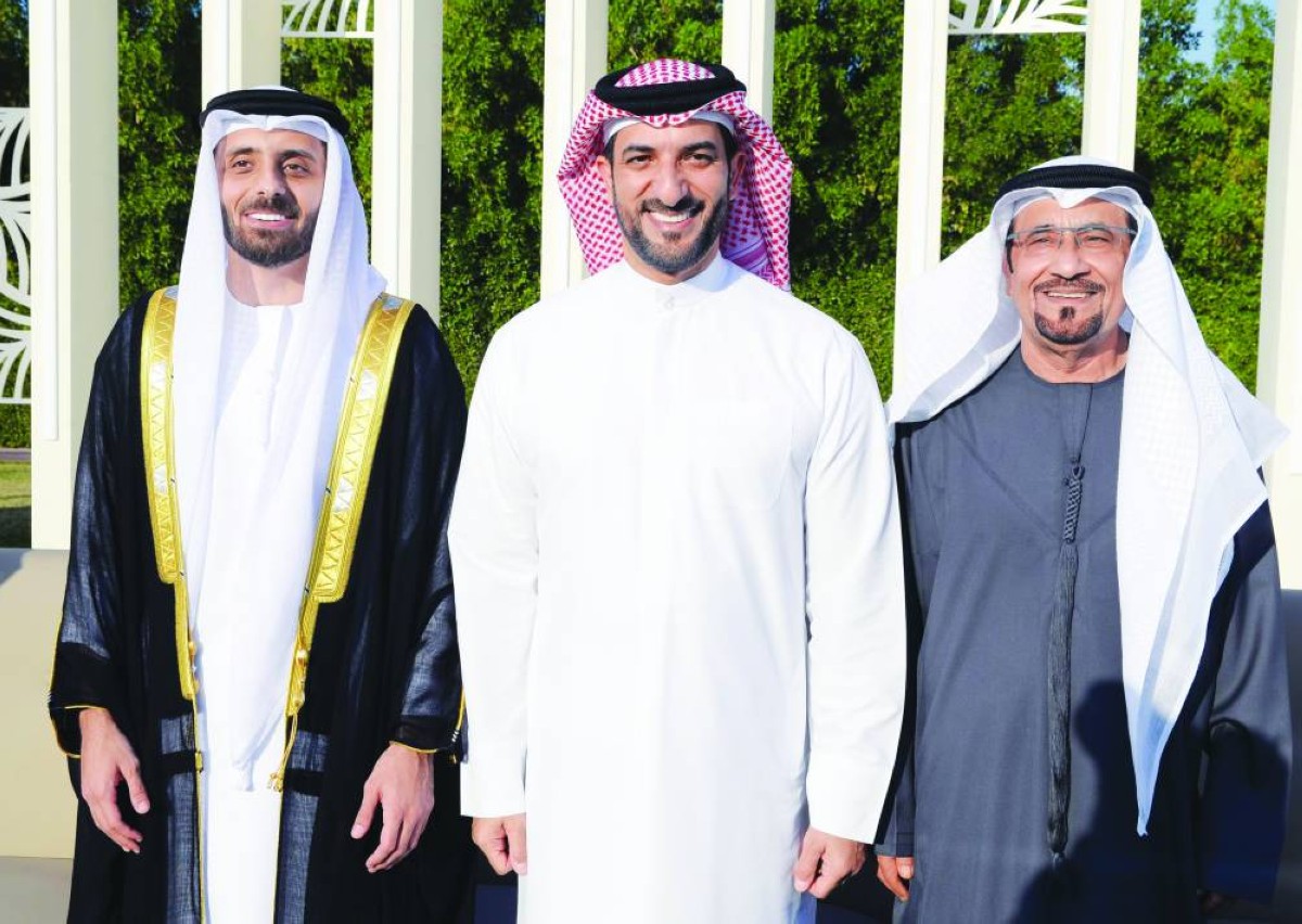 سلطان بن أحمد لدى حضوره حفل الزفاف