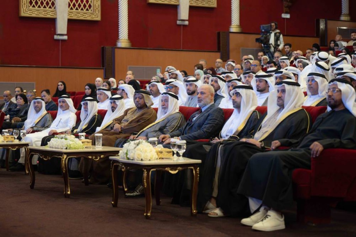 سلطان القاسمي خلال افتتاحه مهرجان الشارقة للشعر العربي