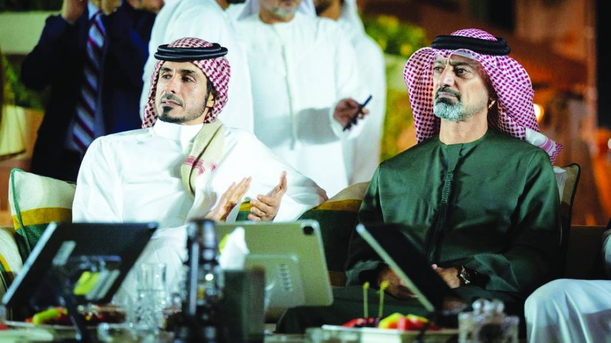 عمار النعيمي وجاسم بن حمد يتابعان «جولة الجياد العربية» 