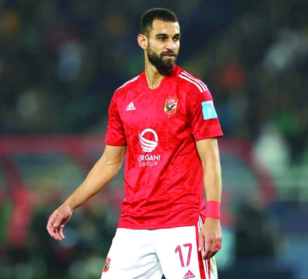 عمرو السولية يقترب من الملاعب الإماراتية