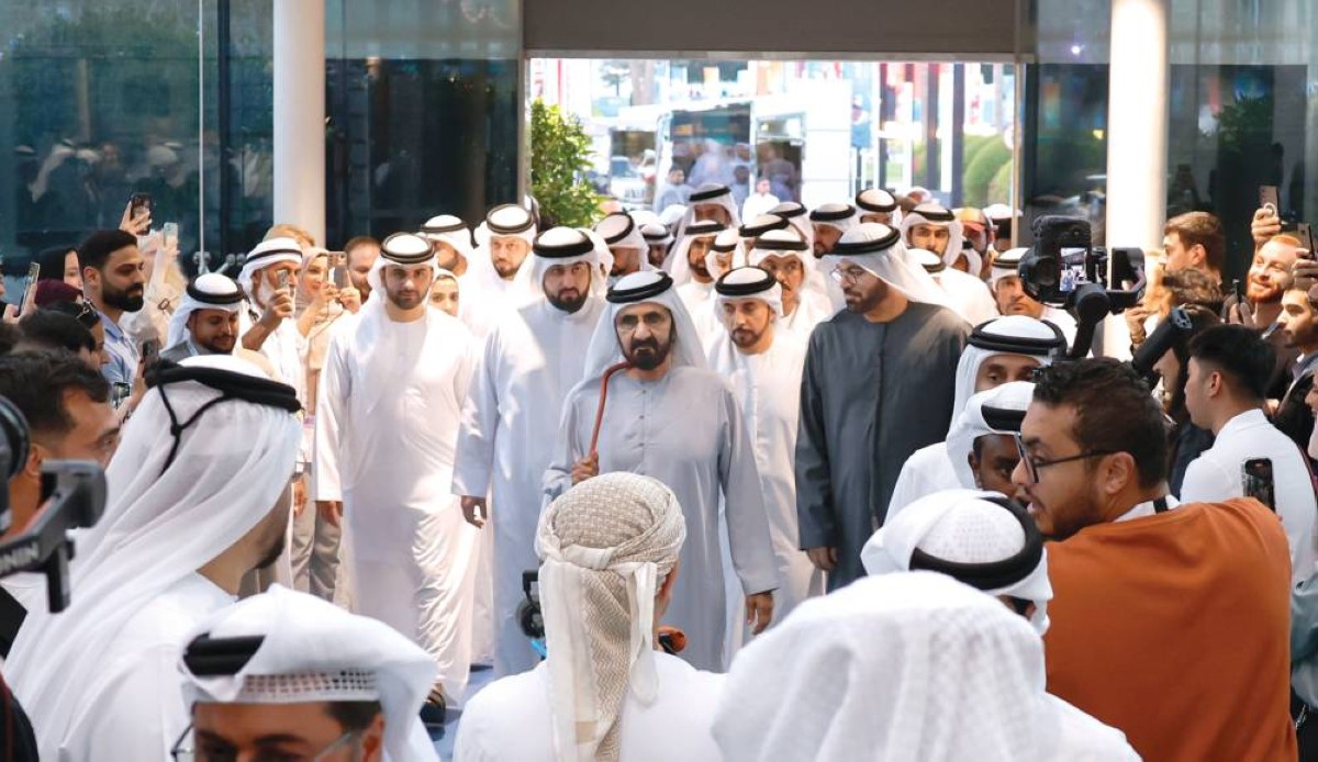  محمد بن راشد خلال القمة بحضور أحمد ومنصور بن محمد ومحمد القرقاوي وسلطان السبوسي 