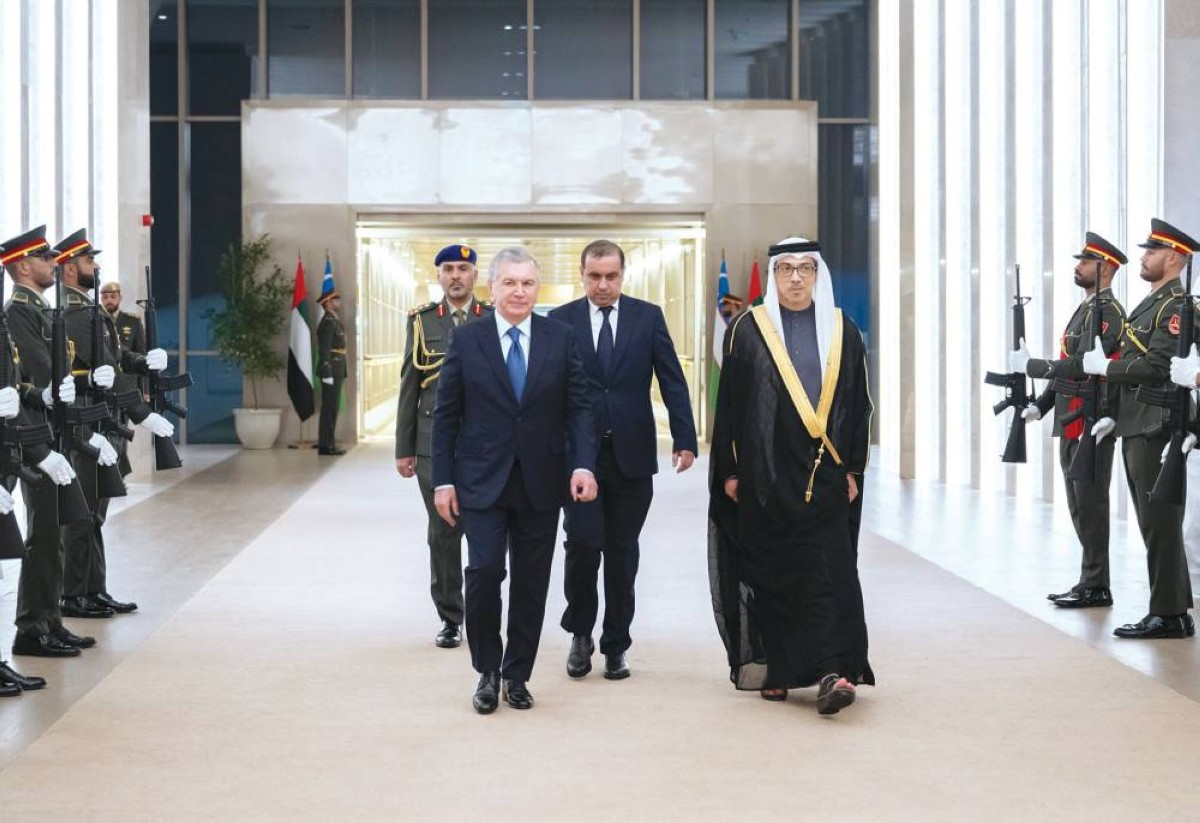 منصور بن زايد مستقبلاً شوكت ميرضائيف