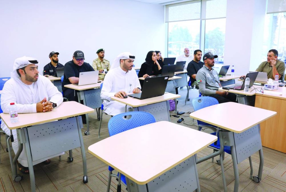 جانب من المشاركين في الدورة