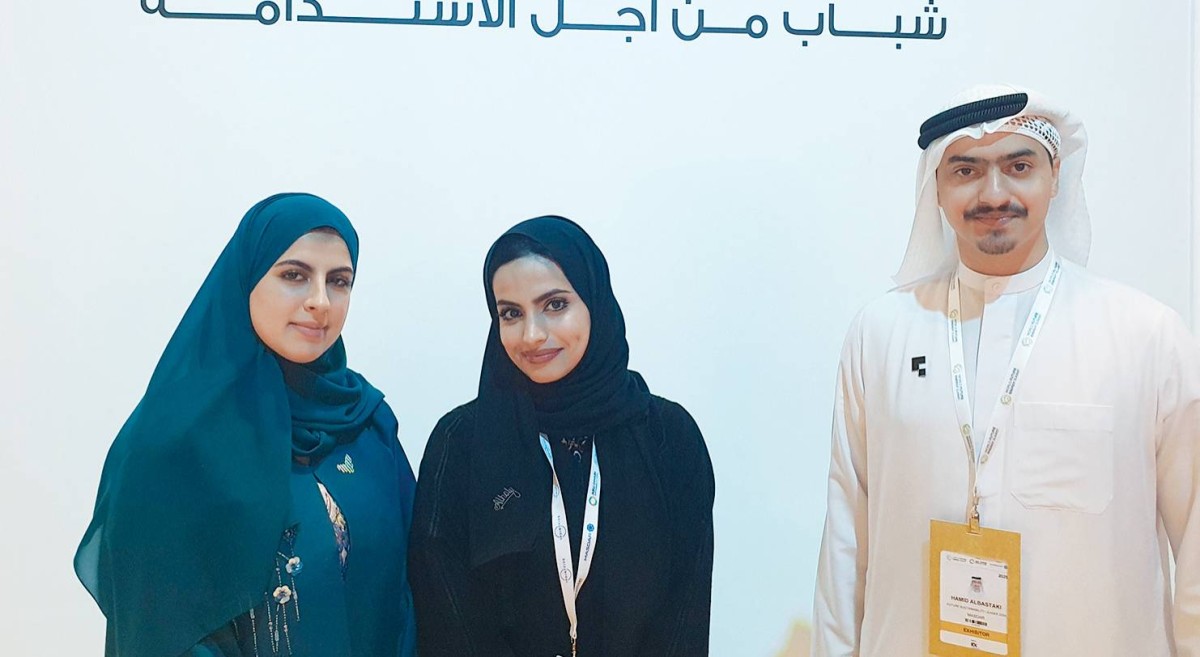 حامد البستكي وآمنة الحمادي وريم المنصوري خلال المنتدى