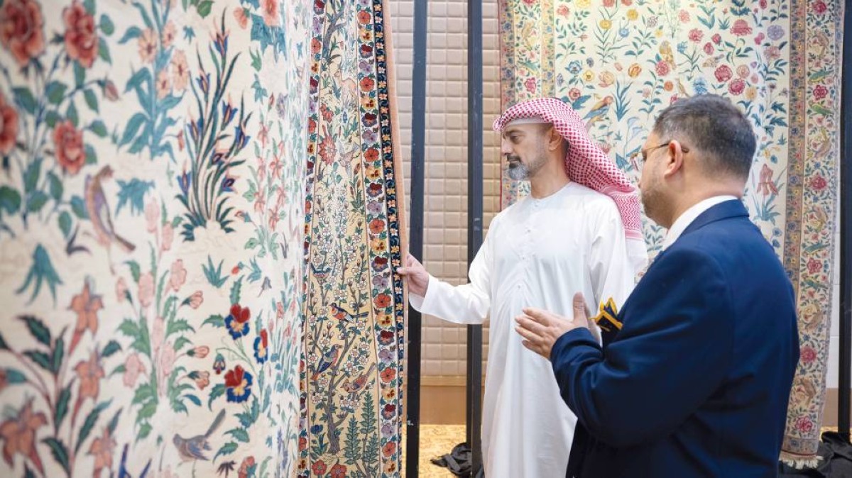 عمار النعيمي خلال زيارة المتحف