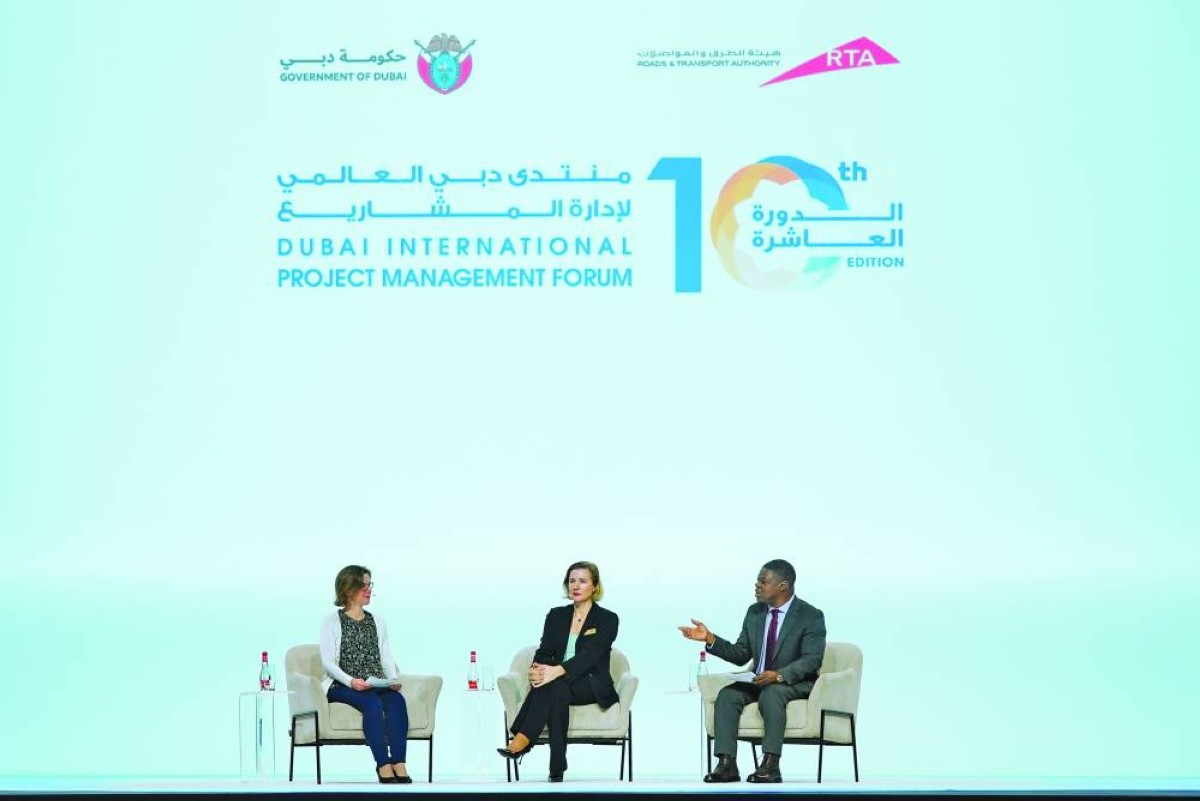 المتحدثون في الجلسة