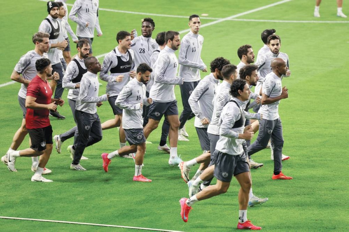 جانب من تدريبات نادي قطر القطري
