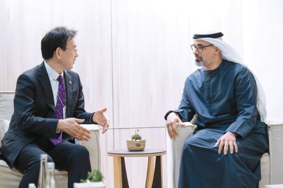 خالد بن محمد ولي لومينغ خلال اللقاء
