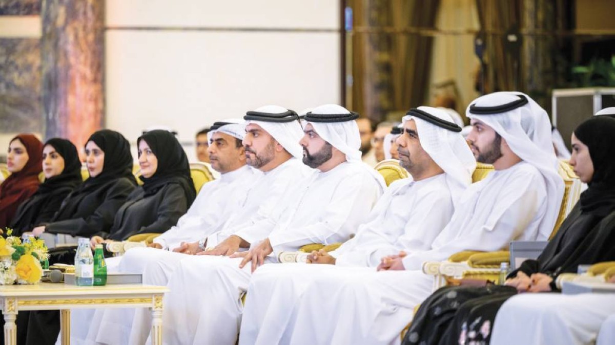 محمد بن حمد خلال حضوره المحاضرة |