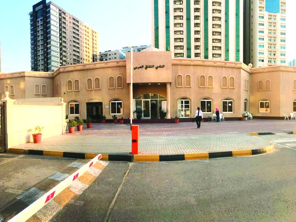 شعراء يصعدون إلى «معارج لِحُلم بعيد» في النادي الثقافي العربي
