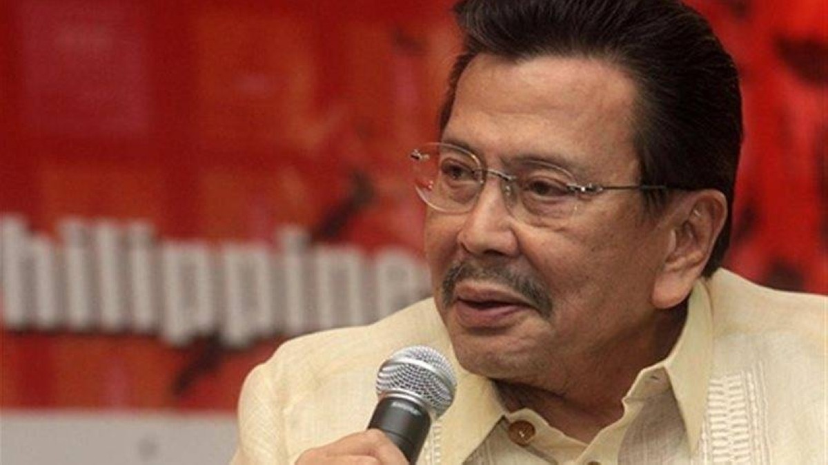 2001  ثورة شعبية في الفلبين تطيح بالرئيس جوزيف استرادا وتؤدي إلى سجنه.
