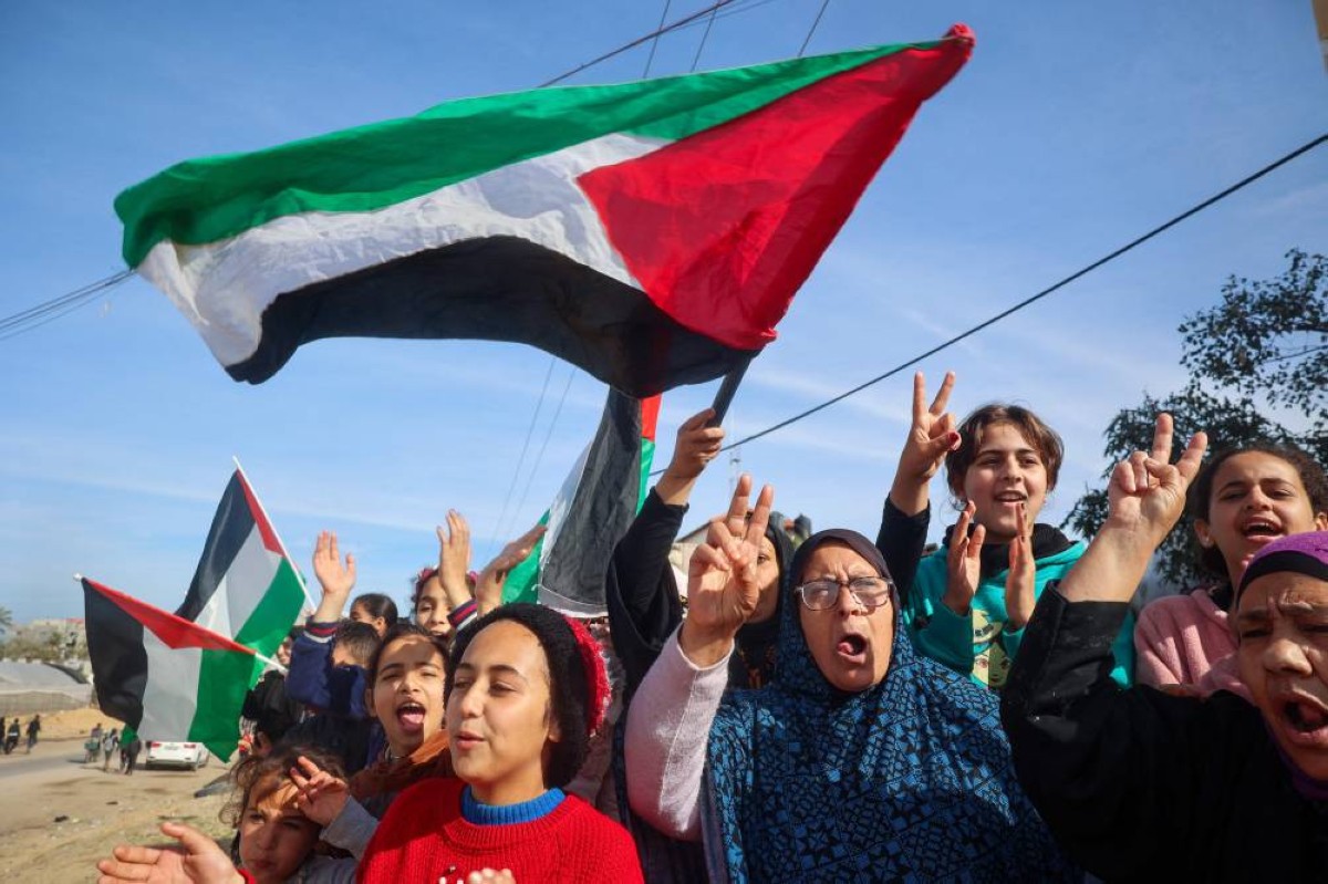 فلسطينيون مبتهجون في رفح بعد بدء تنفيذ اتفاق وقف إطلاق النار 