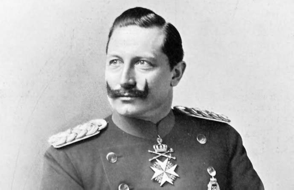1920 -  هولندا ترفض تسليم قيصر ألمانيا السابق فيلهلم الثاني للحلفاء بعد الحرب العالمية الأولى.
