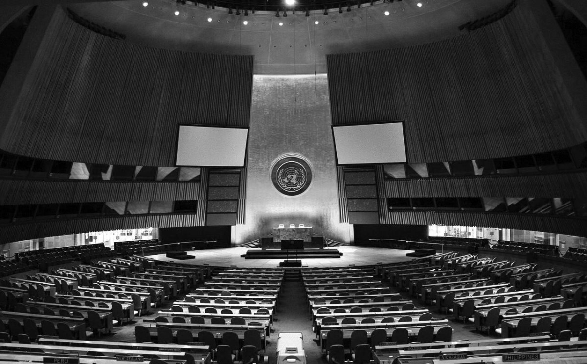 1946 الجمعية العامة للأمم المتحدة تصدر قراراً توصي فيه بالاستخدام السلمي للطاقة النووية.