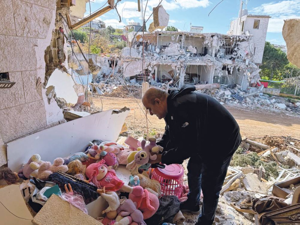 تسعى إسرائيل إلى إرجاء انسحاب قواتها من جنوب لبنان 30 يوماً