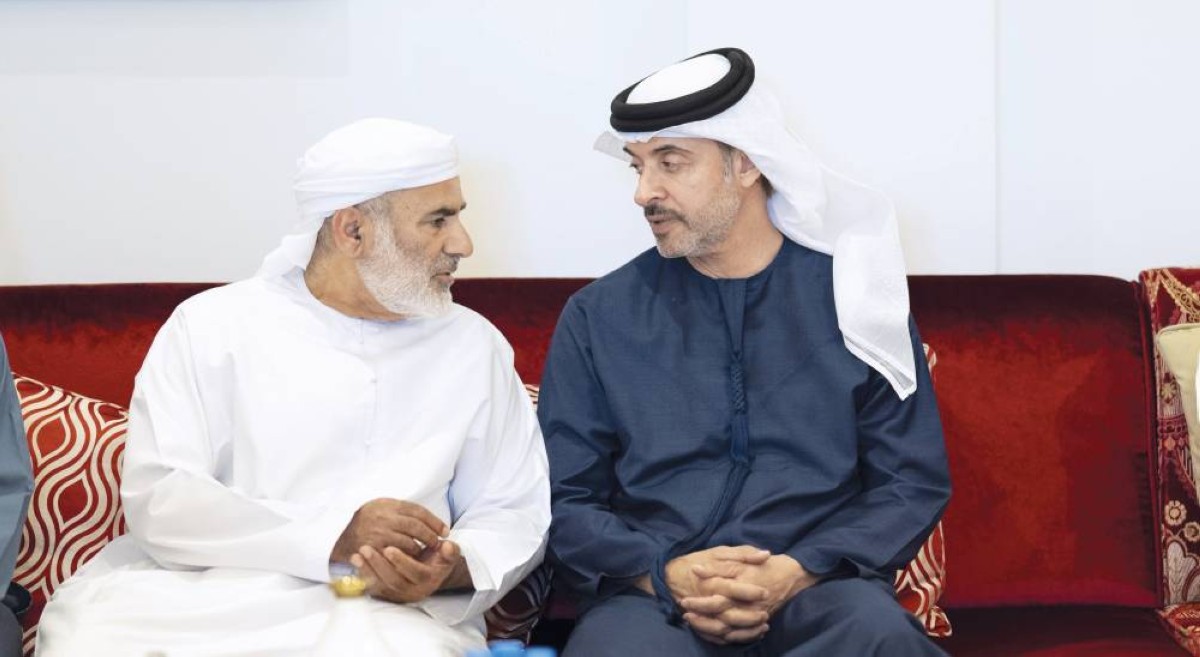 هزاع بن زايد مقدماً واجب العزاء