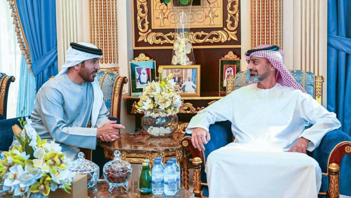 عمار النعيمي مقدماً واجب العزاء