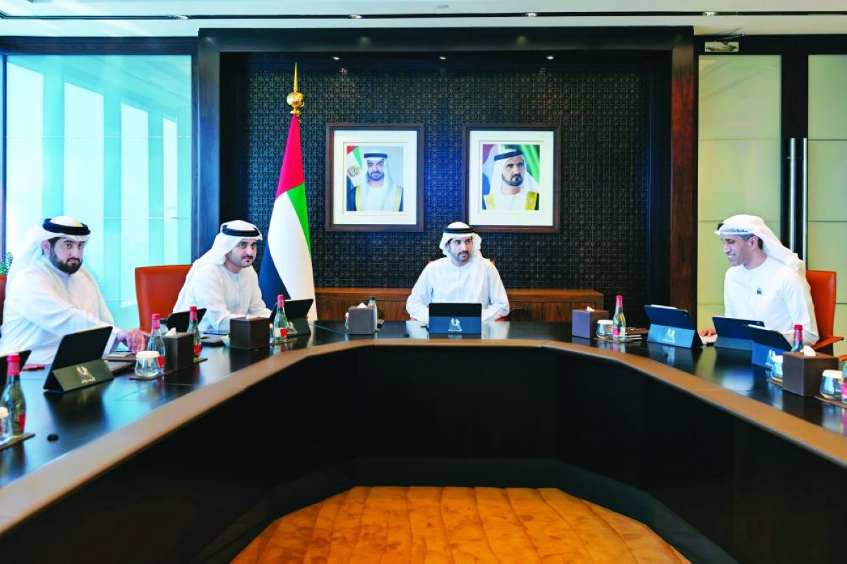 الإمارات العربية المتحدة - دبي – الشيخ حمدان بن محمد بن راشد آل مكتوم ولي عهد دبي نائب رئيس مجلس الوزراء وزير الدفاع رئيس المجلس التنفيذي خلال اجتماع المجلس في مدينة دبي - البيان - تصوير: خليفة عيسى - 28 نوفمبر 2024 م