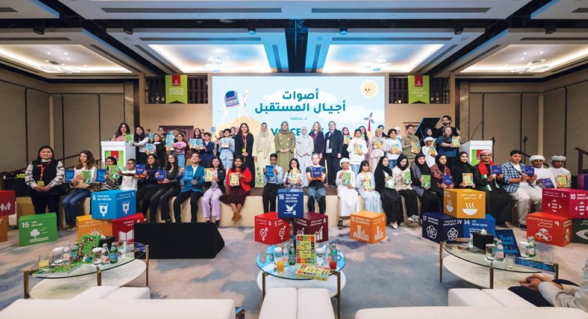 حصة بنت حمدان وشما بنت سلطان بن خليفة ولطيفة بنت حمدان وإيزابيل أبو الهول وأحلام بلوكي وجيني مالتون والحضور