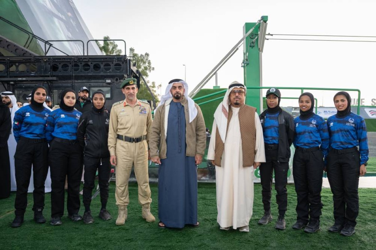 سيف بن زايد وضاحي خلفان وعبدالله المري وعدد من المشاركين بالتحدي