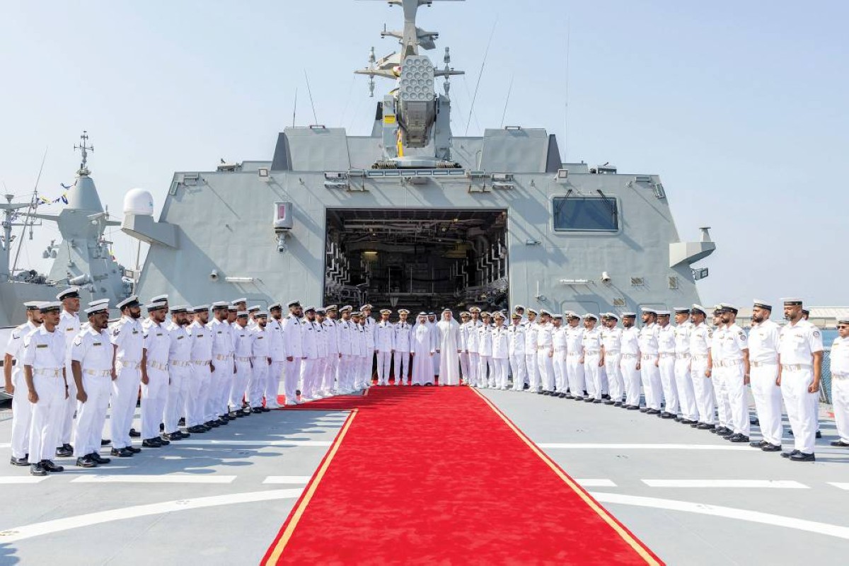 حمدان بن محمد عقب تدشين الزورق