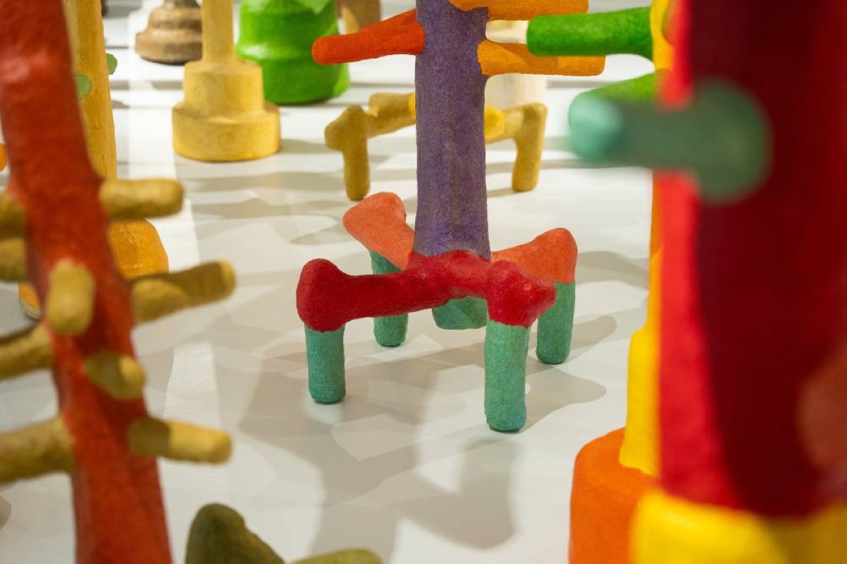 الوان النهار في عمل بين الشروق والغروب