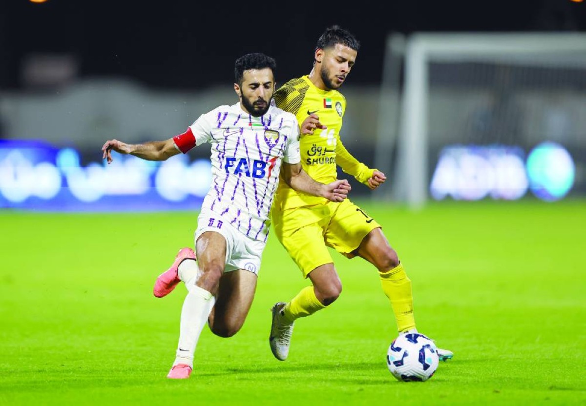 جانب من لقاء الذهاب بين الفريقين