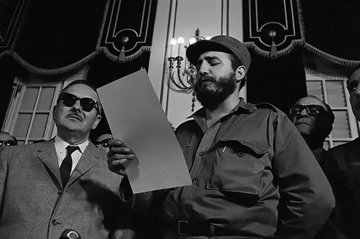 1959 فيدل كاسترو يتولى زعامة الحكومة الكوبية بعد حملة قادها لنفي الدكتاتور فولغينسيو باتيستا
