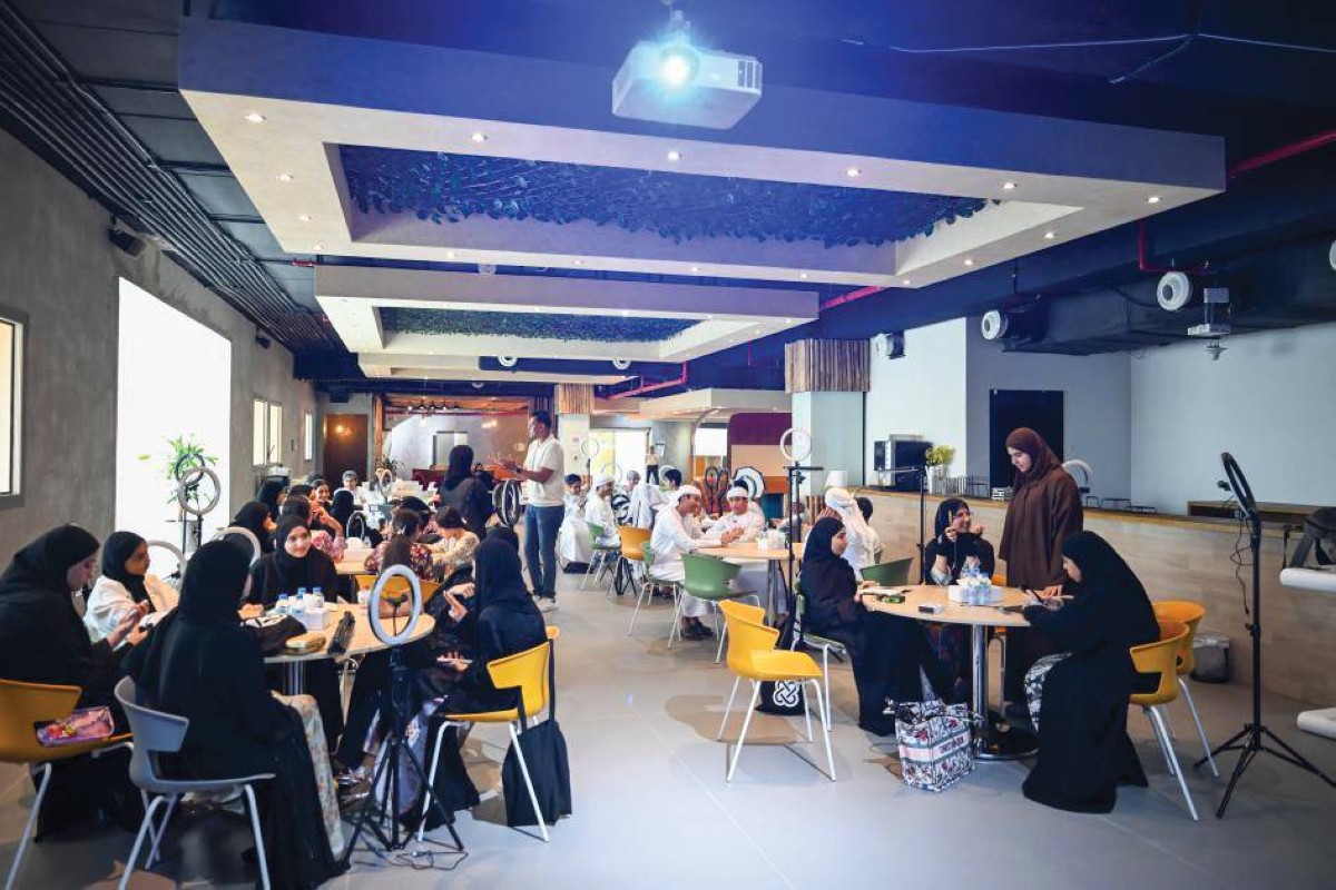 صناع المحتوى الإماراتيون نجوم في سماء الإبداع 
