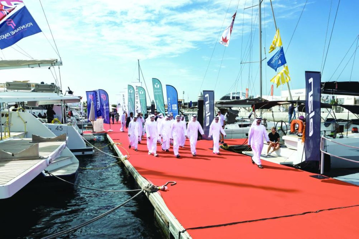 الشيخ حمدان بن محمد يزور معرض دبي العالمي للقوارب في دبي هاربر، تصوير: محمد هشام