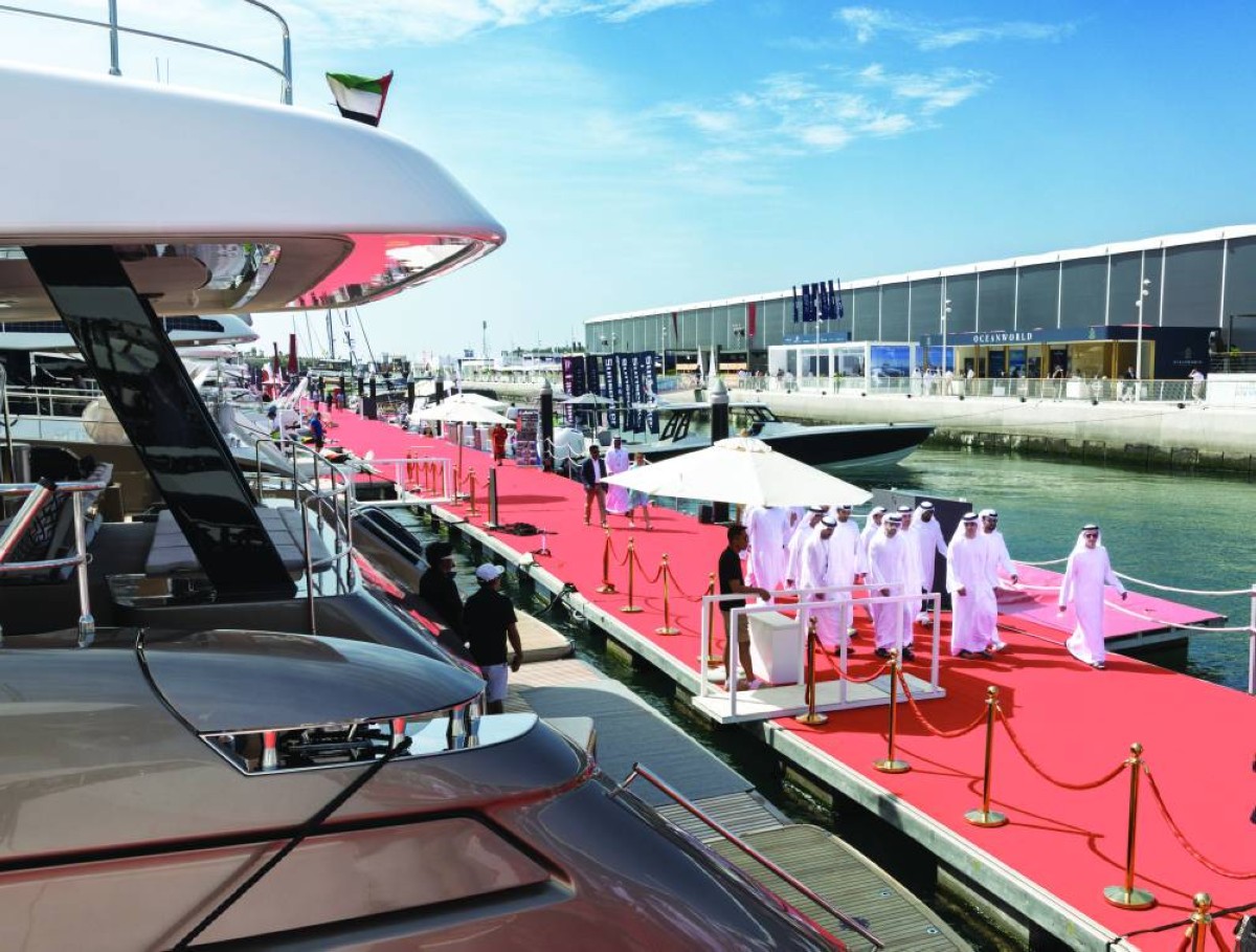 الشيخ حمدان بن محمد يزور معرض دبي العالمي للقوارب في دبي هاربر، تصوير: محمد هشام