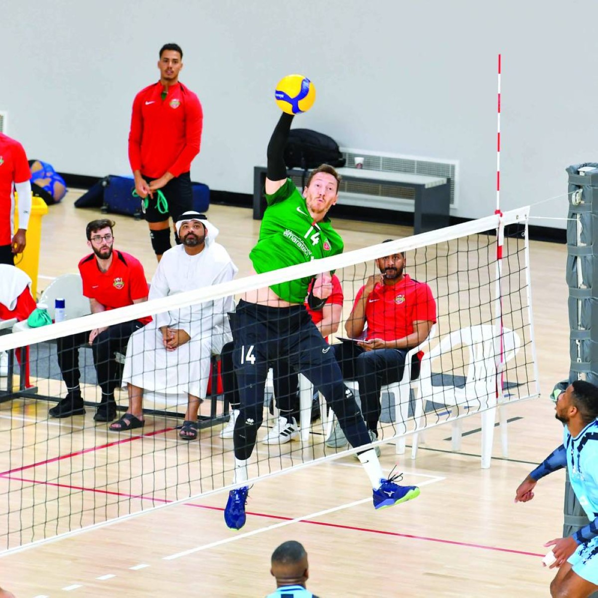 جانب من لقاء شباب الأهلي وحتا | البيان