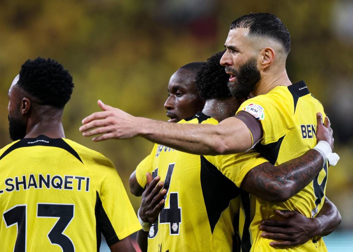 لقنه درساً قاسياً.. اتحاد جدة يدك الهلال برباعية ويبتعد بالصدارة