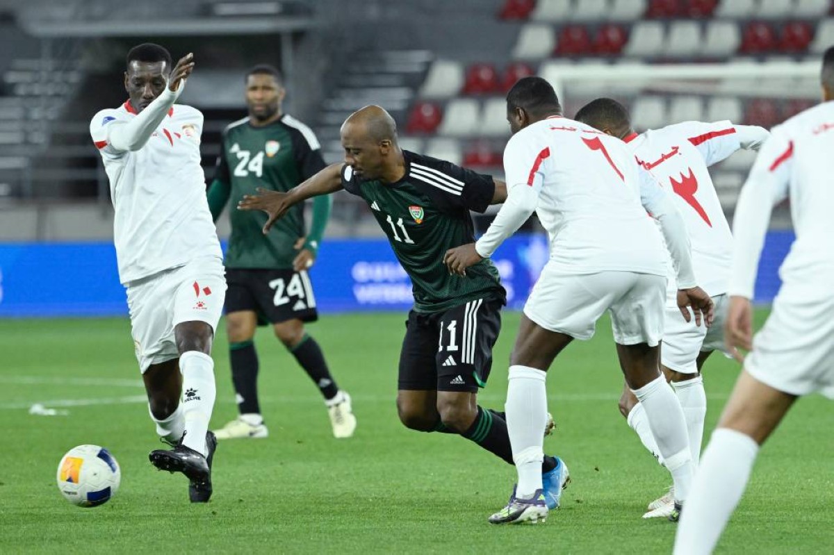 أبيض القدامى يودّع كأس الخليج بالهزيمة من عمان