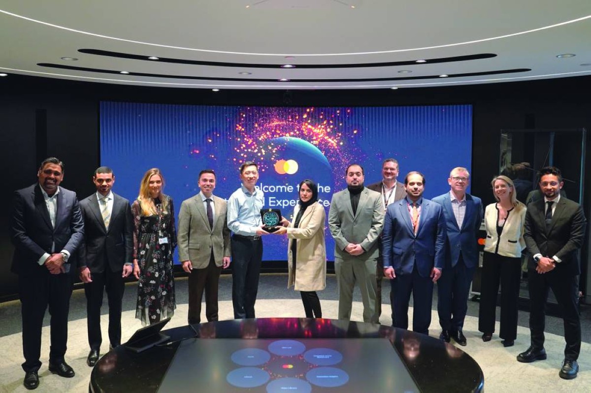 وفد مالية دبي خلال لقاءاته ضمن زيارته بريطانيا