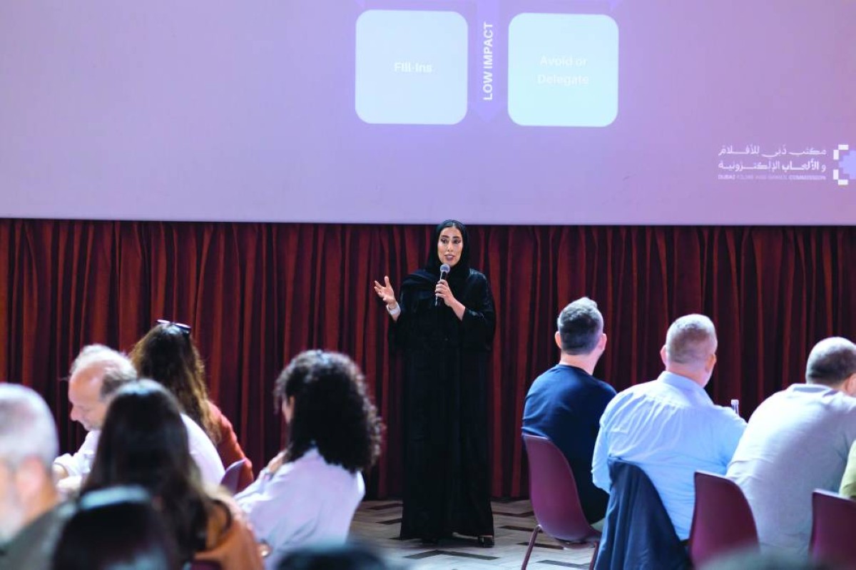  منى المرّي متحدثة خلال فعاليات الخلوة      