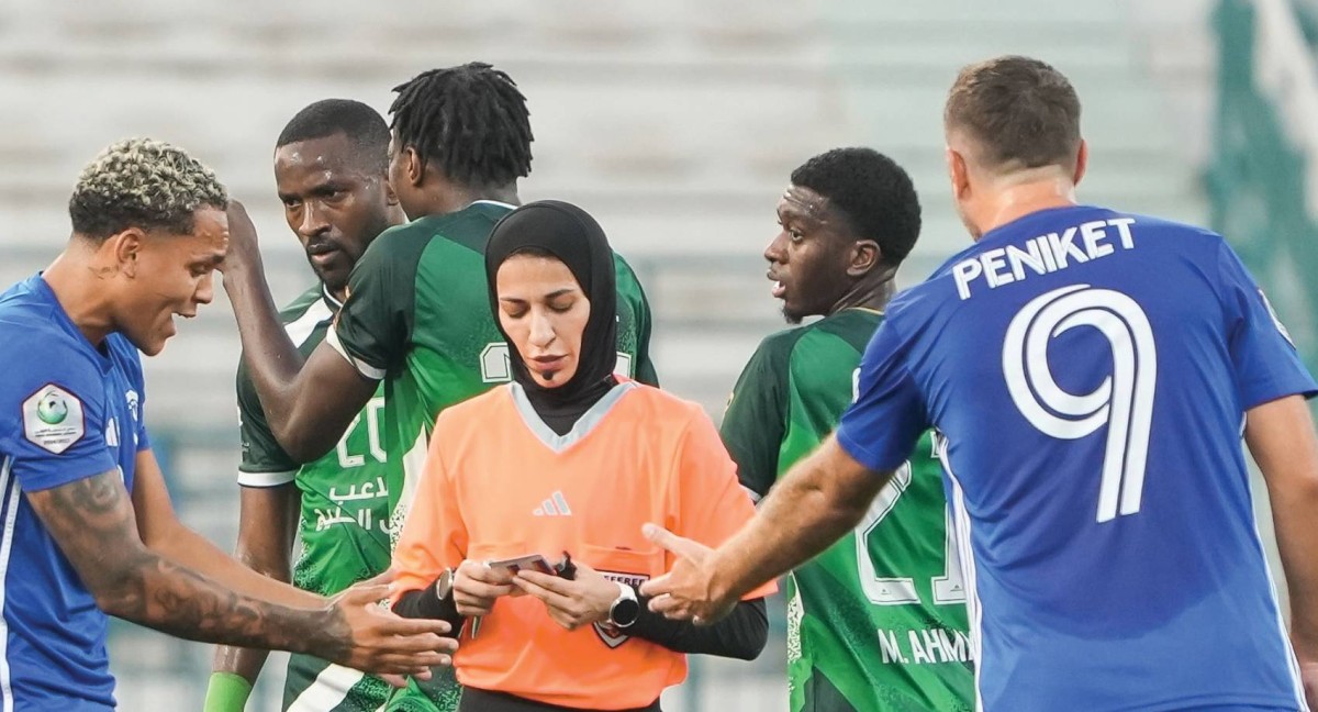 روضة المنصوري.. ظهور مميز للتحكيم النسائي في «دورينا»