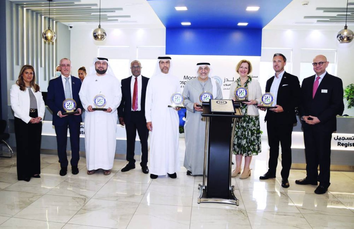 عبدالرحمن العويس وعوض الكتبي خلال احتفال المستشفى