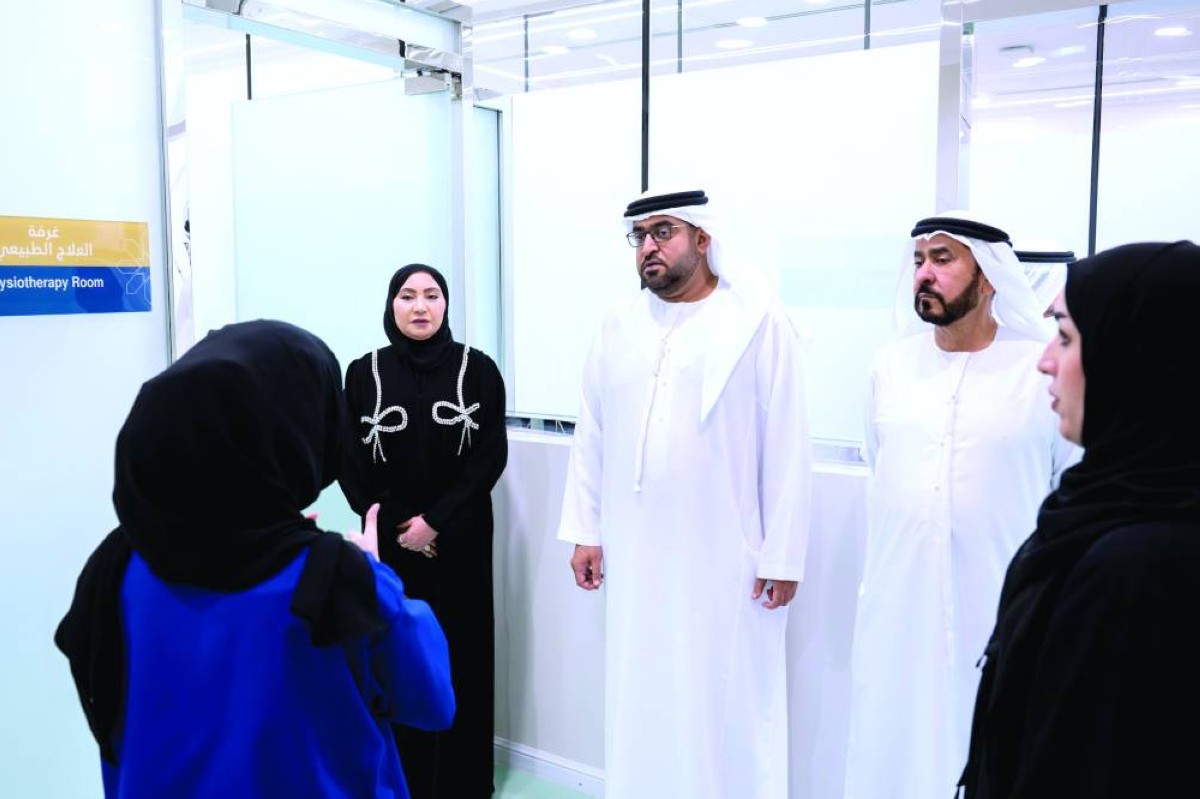 محمد بن حمدان بن زايد خلال افتتاحه نادي بركة الدار الاجتماعي