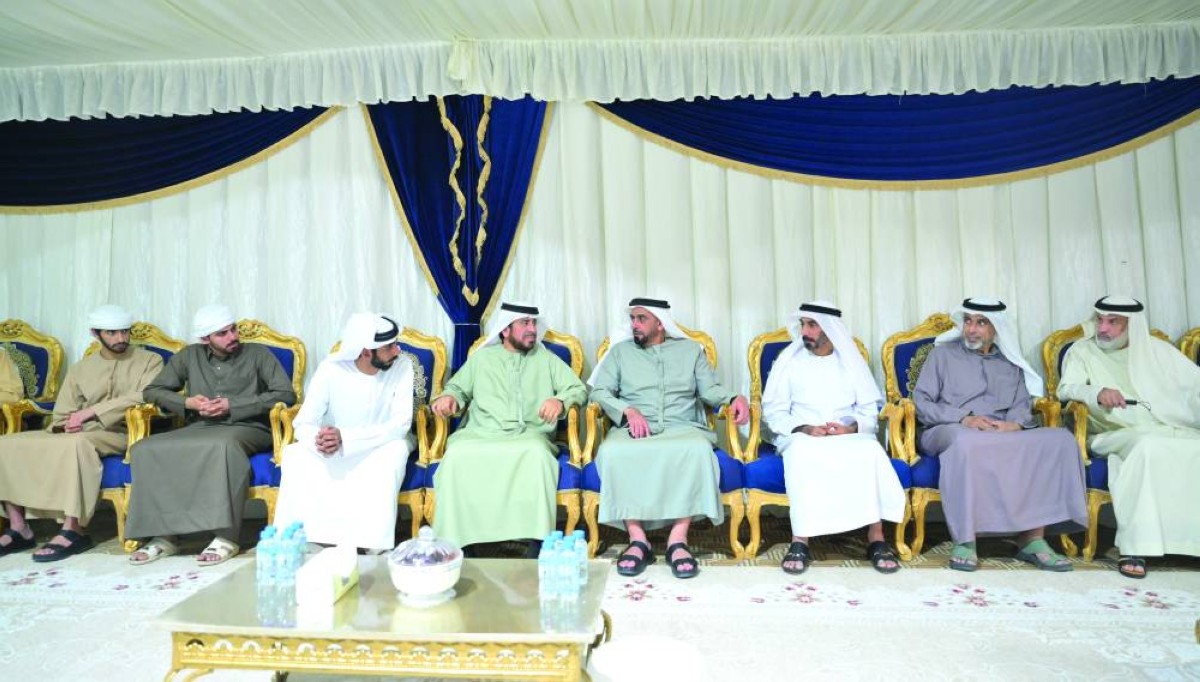 سيف بن زايد خلال تقديمه واجب العزاء