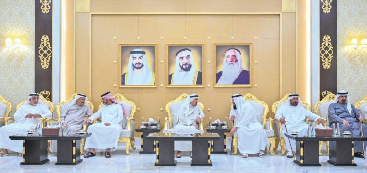 حاكم عجمان وعمار النعيمي يتقبلان تهاني سلطان المنصوري والمهنئين